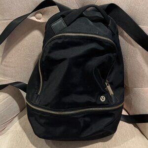 lululemon City Adventurer Backpack Mini 10L in black/gold